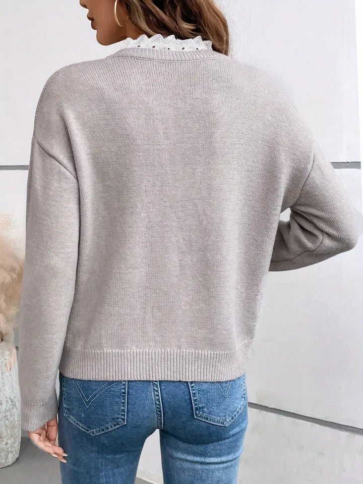 Martine | Chique Gebreide Trui met Elegante Kantkraag